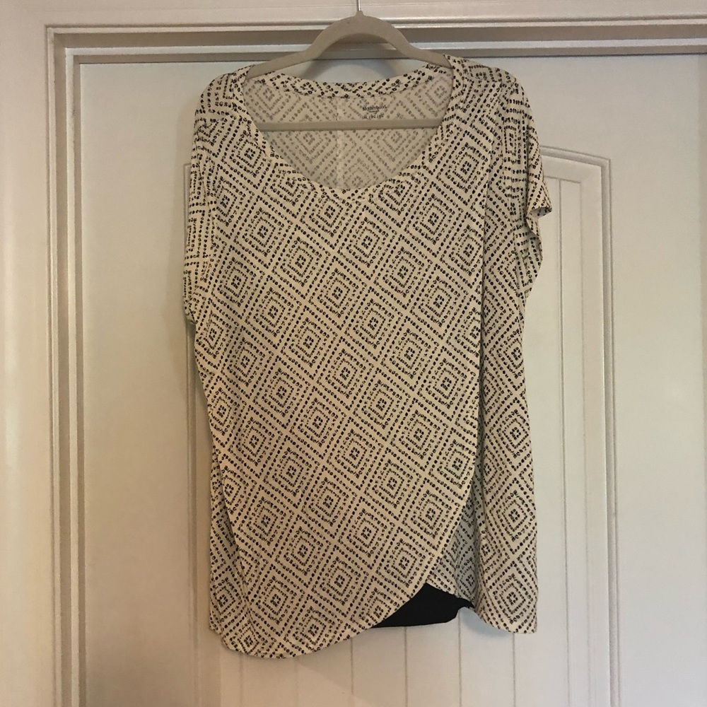 NWOT Black and White Maternity-Breastfeeding Top